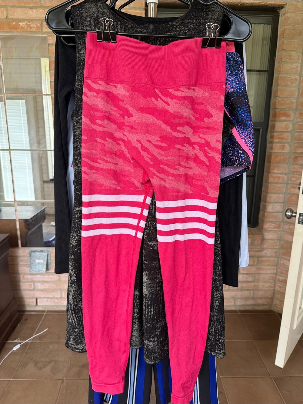 Hot Pink Camo Seamless Leggings with White Stripes